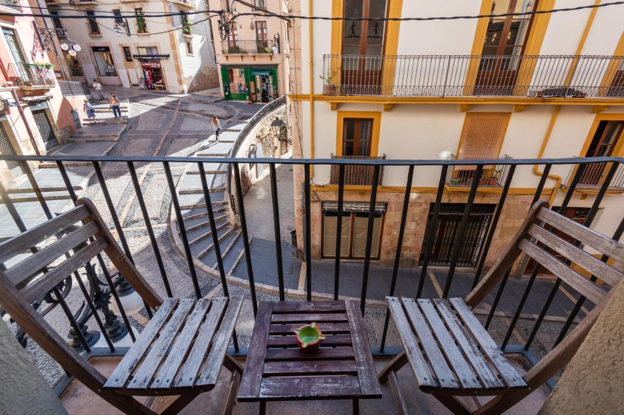 Apartamento En Plaza Sedassos Centro Historico Tarragona Bagian luar foto
