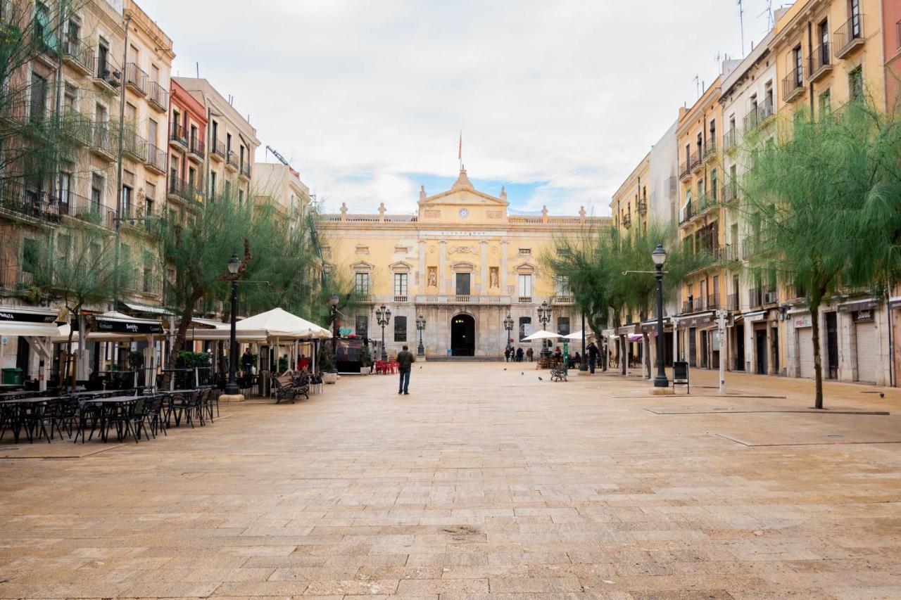 Apartamento En Plaza Sedassos Centro Historico Tarragona Bagian luar foto