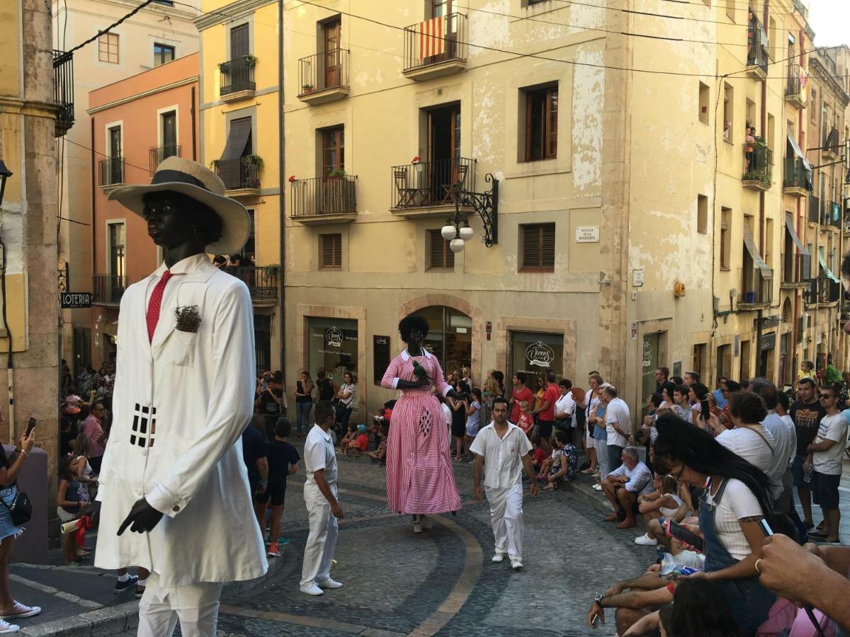 Apartamento En Plaza Sedassos Centro Historico Tarragona Bagian luar foto