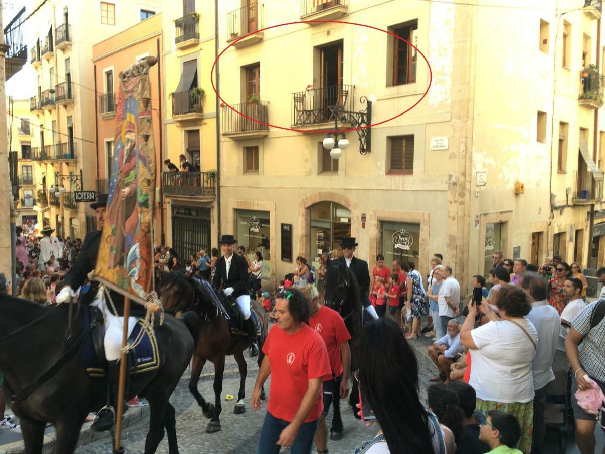 Apartamento En Plaza Sedassos Centro Historico Tarragona Bagian luar foto